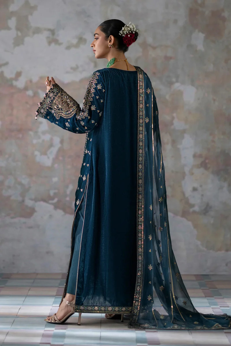 03-PIECE VELVET SUIT Dressing Desingner