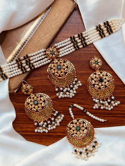 Stunning Choker Set