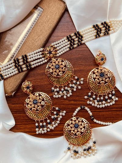 Stunning Choker Set