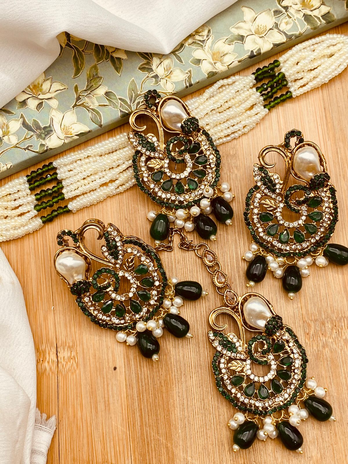 Elegant Turkish Pearl Choker Set